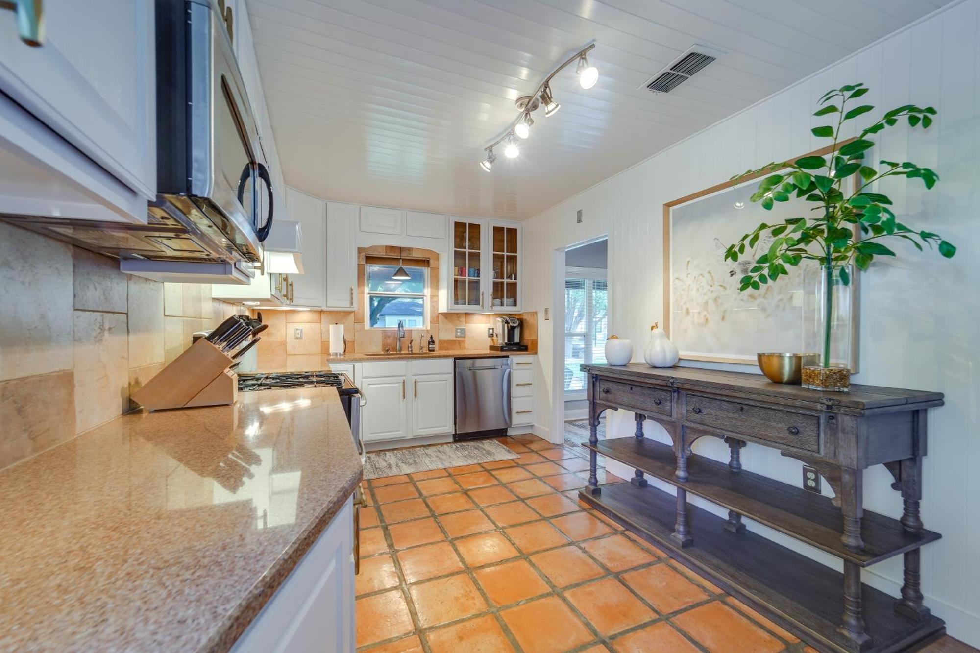 Lovely Lubbock Home With Furnished Deck And Grill Экстерьер фото
