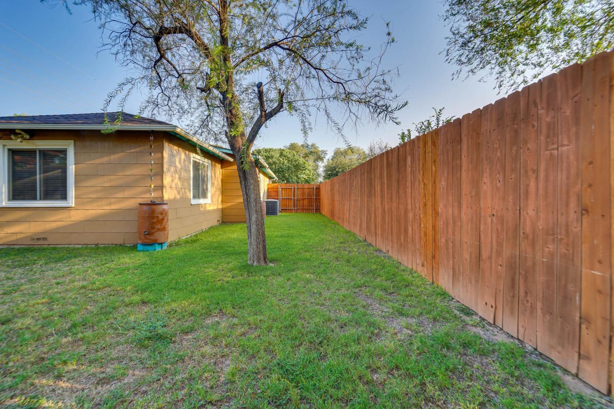 Lovely Lubbock Home With Furnished Deck And Grill Экстерьер фото